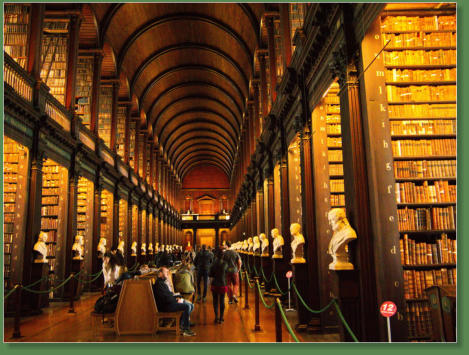 Trinity College - Long Room - Dublin, IR