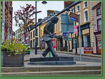 Rory Gallagher Statue in Ballyshannon, Irland
