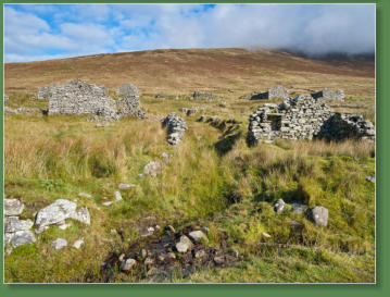 Das verlassene Dorf bei Slievemore - Achill Island, Irland