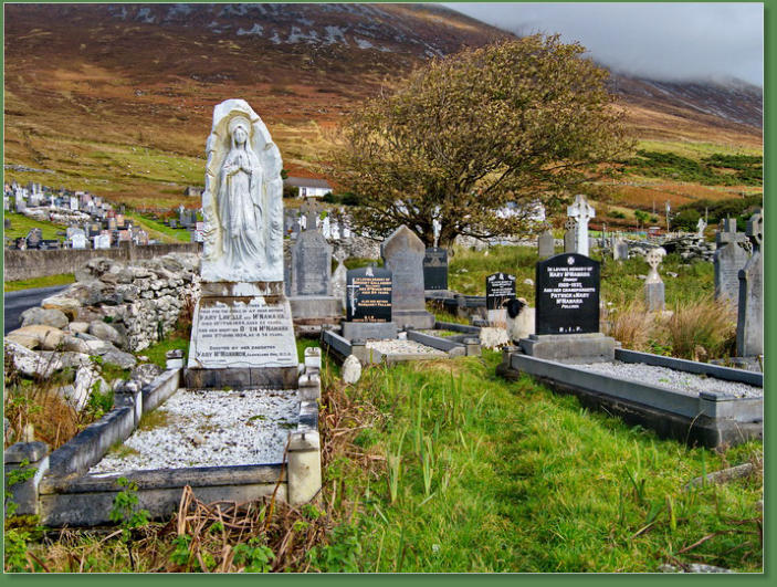 Slievemor Cemetery - Achill Island, Irland