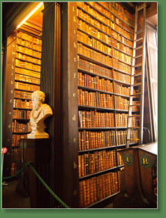 Trinity College - Long Room - Dublin, IR