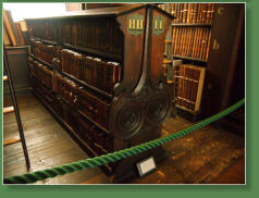 Trinity College - Long Room - Dublin, IR