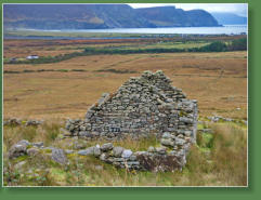 Das verlassene Dorf bei Slievemore - Achill Island, Irland