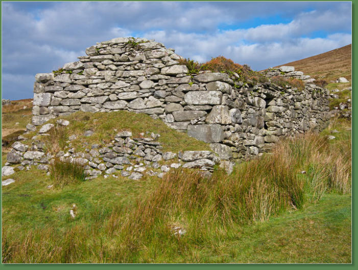 Das verlassene Dorf bei Slievemore - Achill Island, Irland