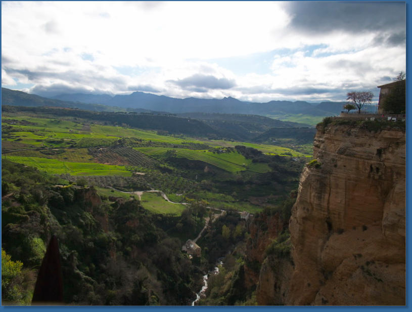 Blick von der Puente Nuevo, Ronda, ES