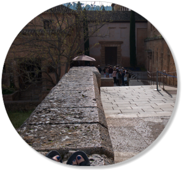 Eingangsschlange zu den Nasridischen Palästen