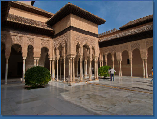 Der Löwenpalast -Nasriden-Paläste - Alhambra, Granada