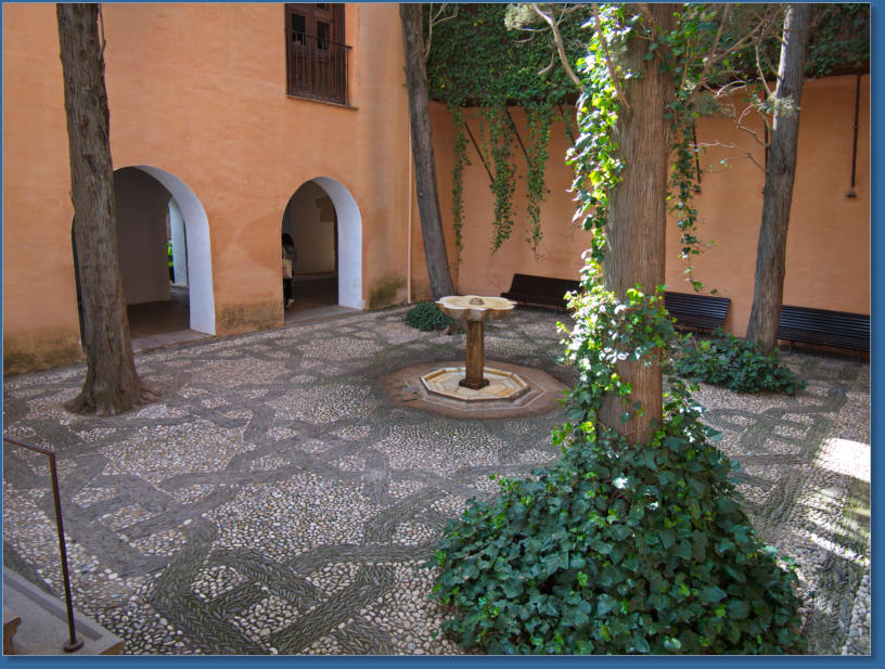 Hof des Schmiedeeisernen Gitters, Alhambra, Granada