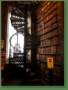 Trinity College - Long Room - Dublin, IR