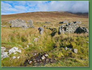 Das verlassene Dorf bei Slievemore - Achill Island, Irland