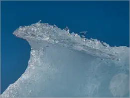 Cristal Beach, Island