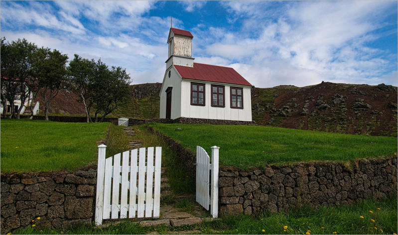 Ytri-Rauðamelskirkja und Umgebung, Island