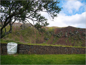 Ytri-Rauðamelskirkja und Umgebung, Island