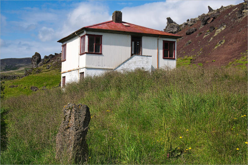 Ytri-Rauðamelskirkja und Umgebung, Island
