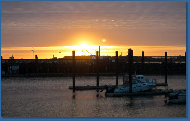 Sonnenuntergang im Hafen von Bandon, OR
