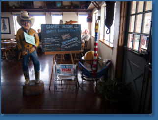 Chart Room - Seefood-Restaurant, Fischereihafen von Crescent City, CA