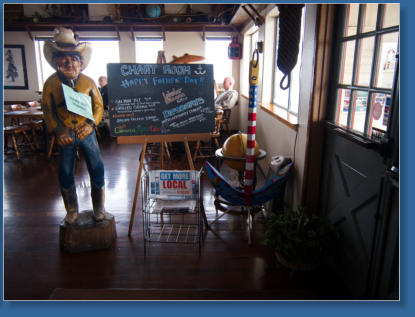 Chart Room - Seefood-Restaurant, Fischereihafen von Crescent City, CA