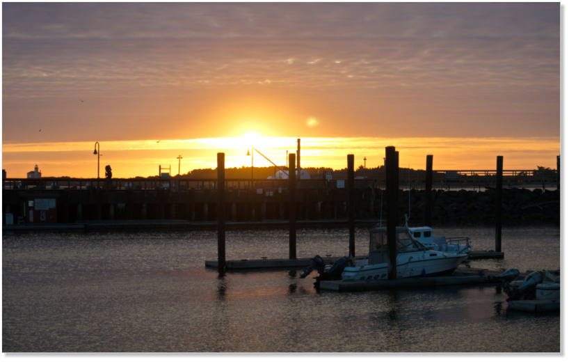Sonnenuntergang im Hafen von Bandon, OR