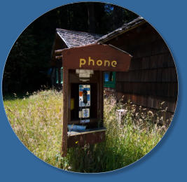 Telefonzelle am Visitorcenter im Redwood NP