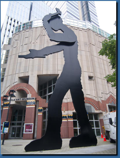 Hamering Man vor dem Seattle Art-Museum - Seattle, WA