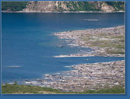 Spirit Lake mit und ohne Mt. Adams im Hintergrund