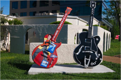 Gitarren vor dem RCA Studio in Nashville, TN