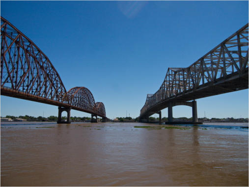 Southwest Riff Light + Brücken in Berwick, LA