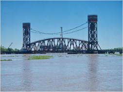 Southwest Riff Light + Brücken in Berwick, LA