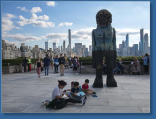 Huma Bhabha im Metropolitan Museum, New York City