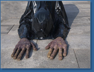 Huma Bhabha im Metropolitan Museum, New York City