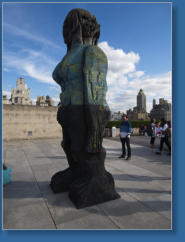 Huma Bhabha im Metropolitan Museum, New York City